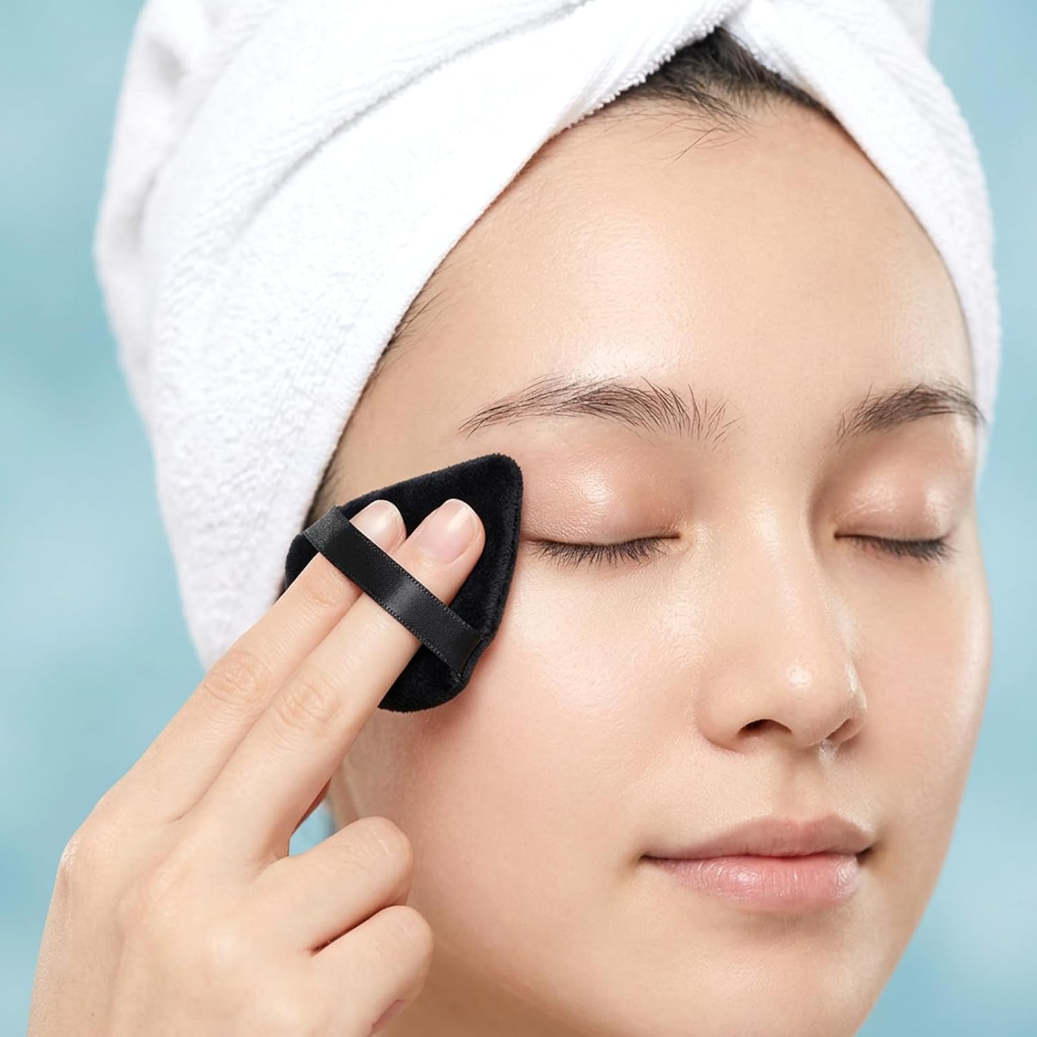 250 Pcs Makeup Sponge Face Soft Triangle Makeup Puff Bulk for Loose Powder Body Powders Velour Cosmetic Foundation Wet Dry Sponge Makeups Tools (Black)