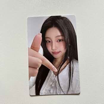 ILLIT ウォンヒ WONHEE 直筆サイン入りポストカード ILLIT WONHEE ビジュアルカード 直筆サイン入り ユニバ 40枚限定