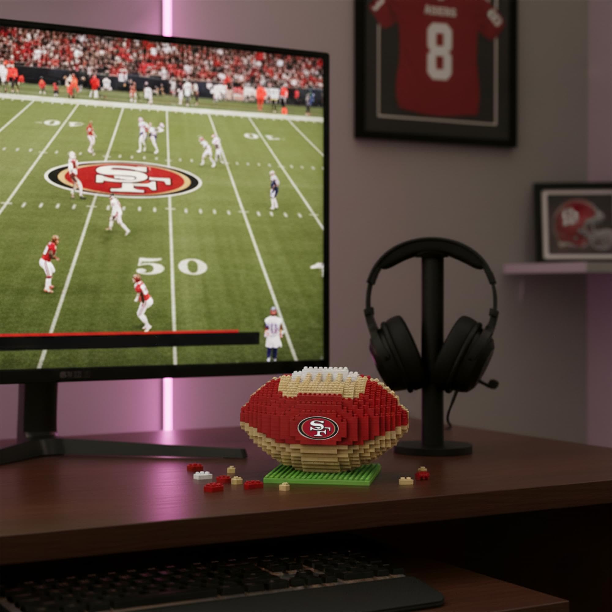 NFL American Football　ヒップフラスコ　49ers FOCO San Francisco 49ers NFL 3D BRXLZ Football 1Z - 704 Pieces
