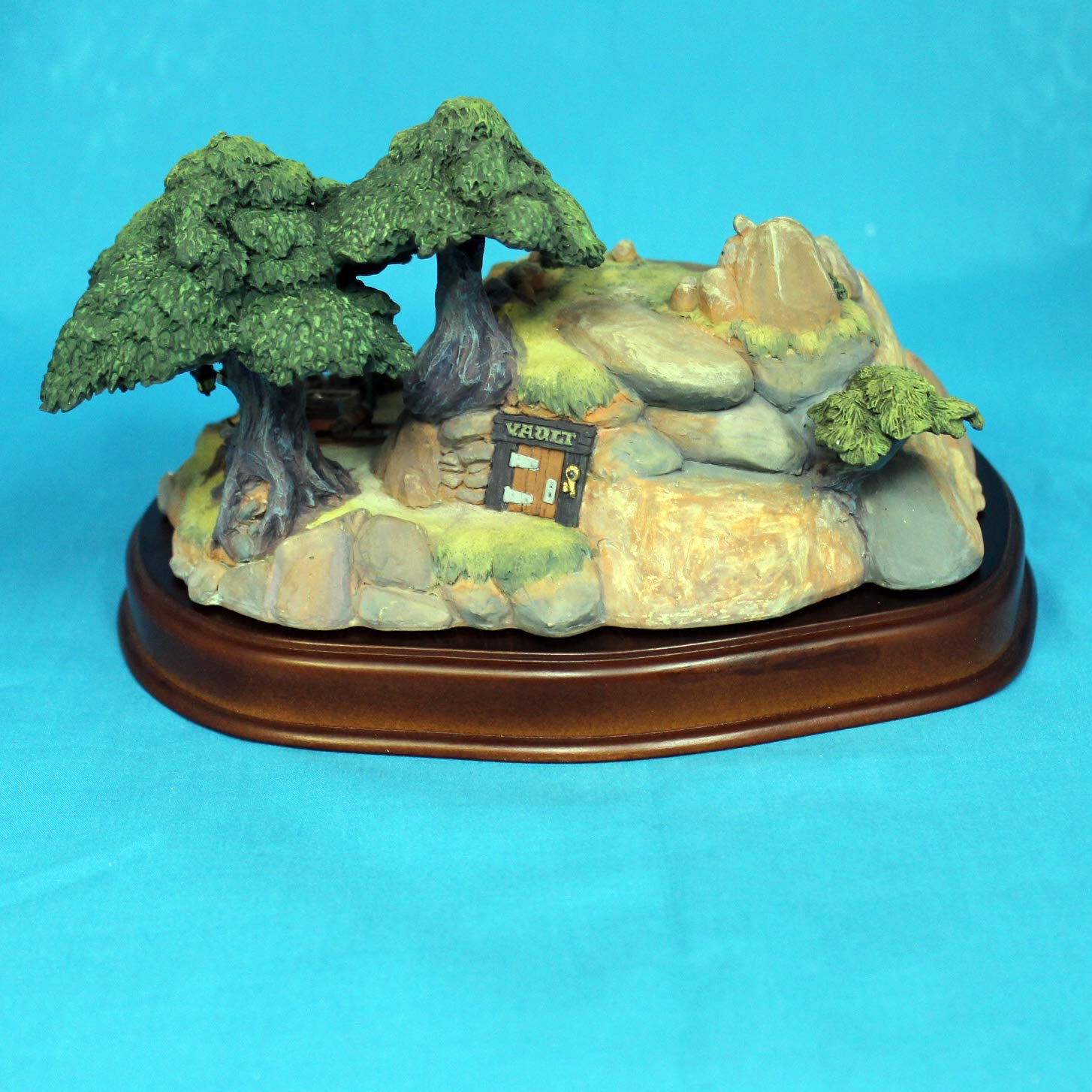 3点　wdcc 白雪姫　Disney Enchanted Places Amazon.com: Snow White and the Seven Dwarfs Jewel Mine WDCC
