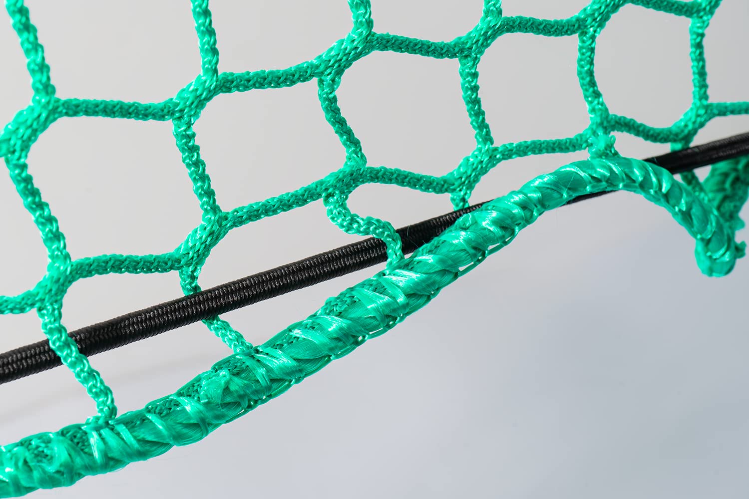 KNOTT Ladungssicherungsnetz 3000x4000 mm Anhängernetz grün für Pkw Anhänger und Pritschen zur Ladungssicherung knotenloses Schutznetz mit 6mm elastischer Randkordel für Gartenabfälle Abdecknetz