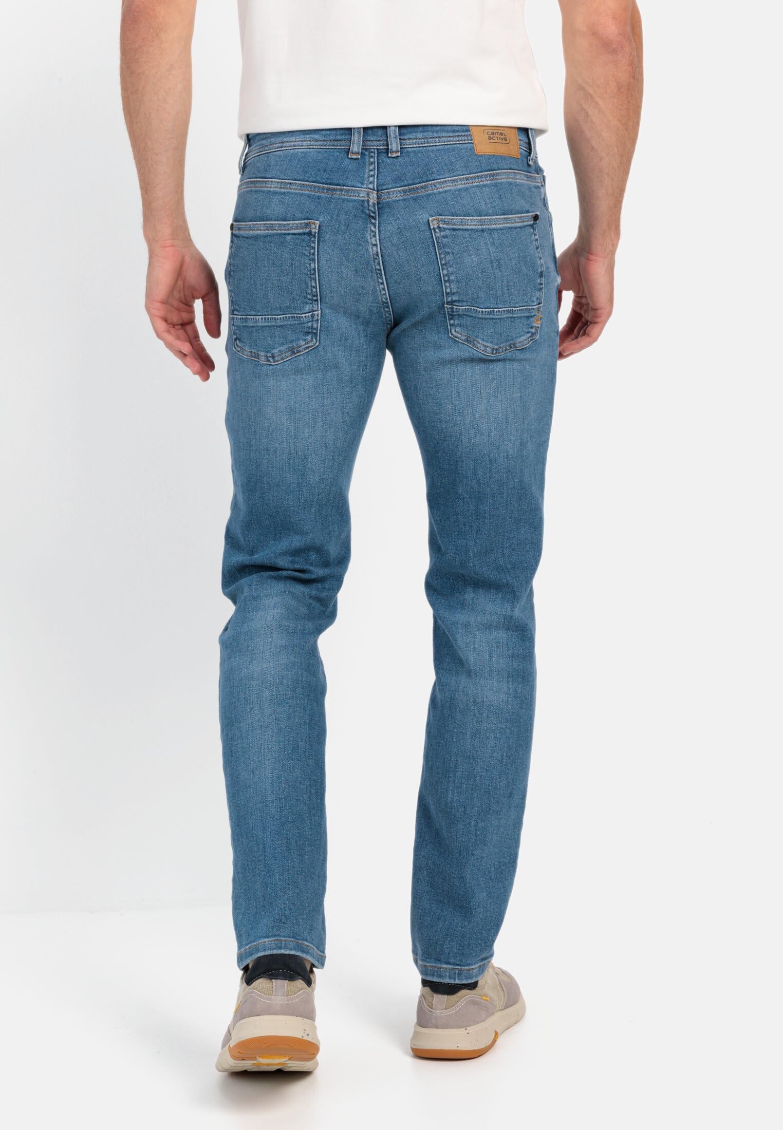 camel active Herren Regular Fit Houston Stretch Jeanshose Mittelblau – Bild 4