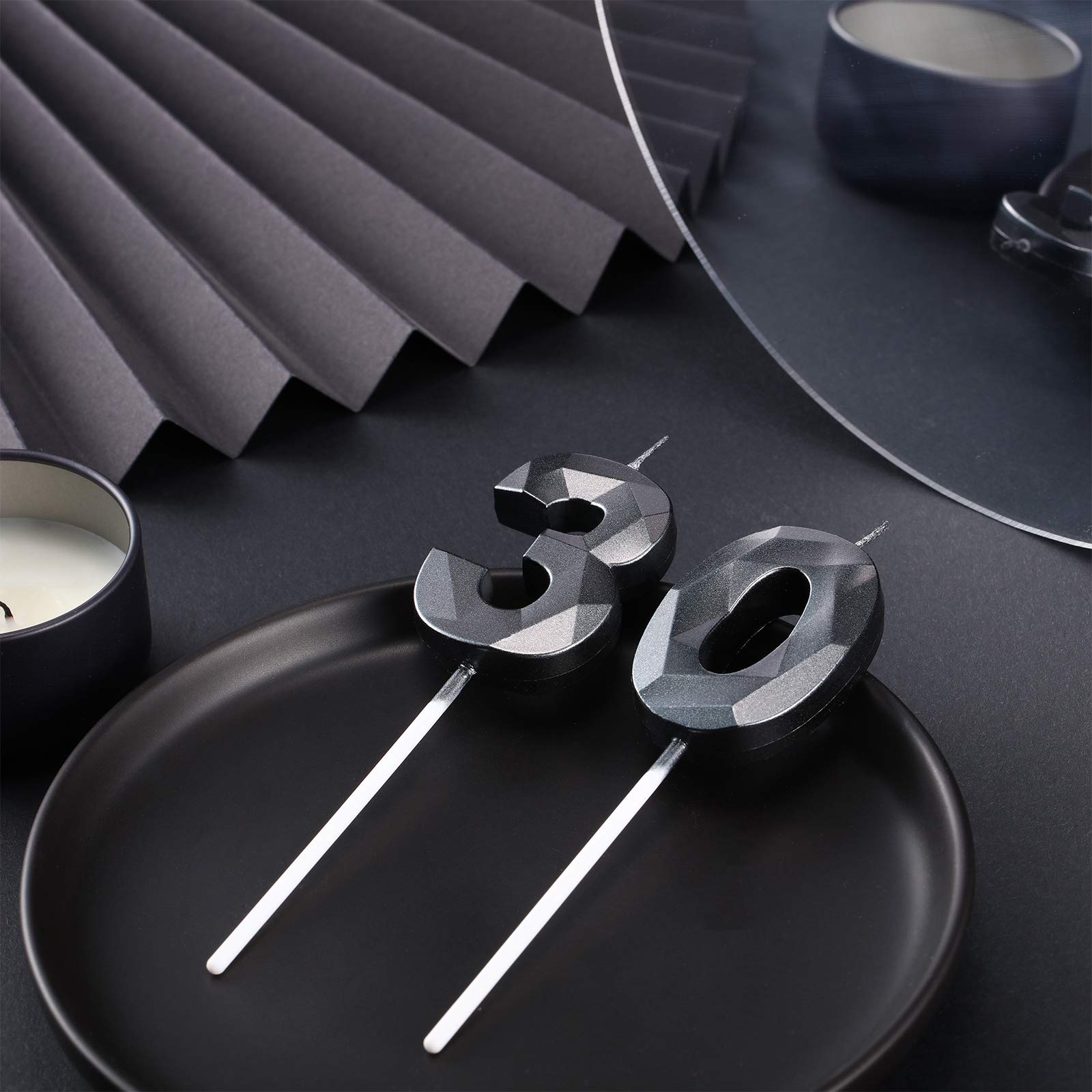 Nuanchu 2 Pezzi Candele di Compleanno 30 Candele di Numero 30 a Forma di Diamante 3D Candele Numeriche a Topper per Torta di Compleanno per Forniture di Riunioni Festa a Tema Anniversario
