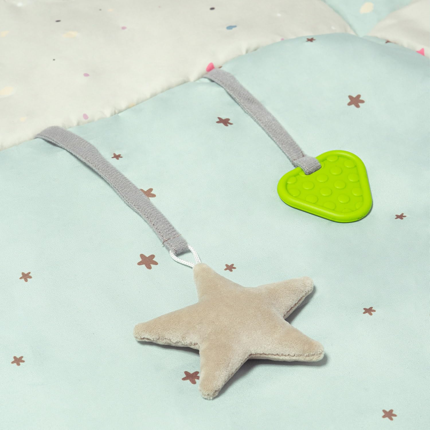 Momi VOLPI Alfombra sensorial para bebés y niños pequeños 120 x 160 cm, Alfombra de Juego y Manta para Gatear para niñas y niños, Plegable en una Bolsa con Asas de Transporte