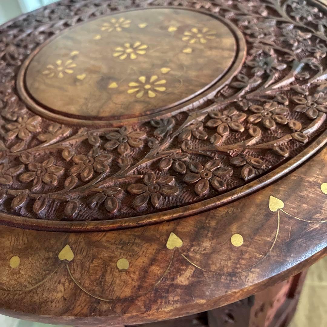 インド製　椅子ミニテーブル折りたたみ可能木製彫刻入り円形　横30cm高さ31cm インド製 椅子ミニテーブル折りたたみ可能木製彫刻入り円形 横30cm高さ31cm