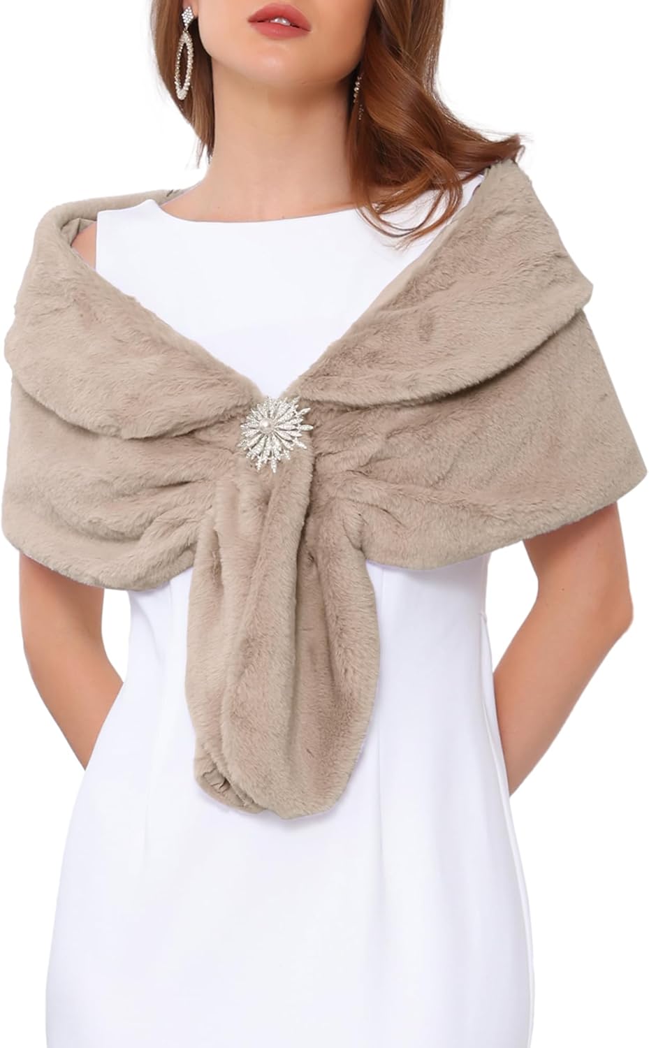 Women's Faux Fur Shawl Wrap Cape for Bridal Wedding Party Bridal Shrug with Faux Pearl Rhinestone Brooches