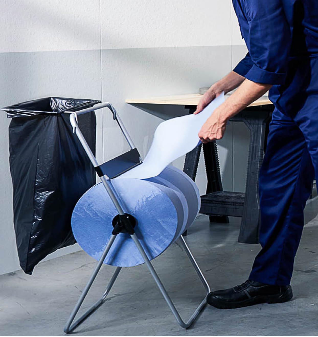 Satino Putztücher – 2 Rollen / 2-lagig – 3.000 Blatt / 1050 m – 23 x 35 cm - Made in Germany – reißfest, saugstark & ergiebig – Werkstatt Papierrolle - 100% Recyclingpapier – blaue Reinigungstücher