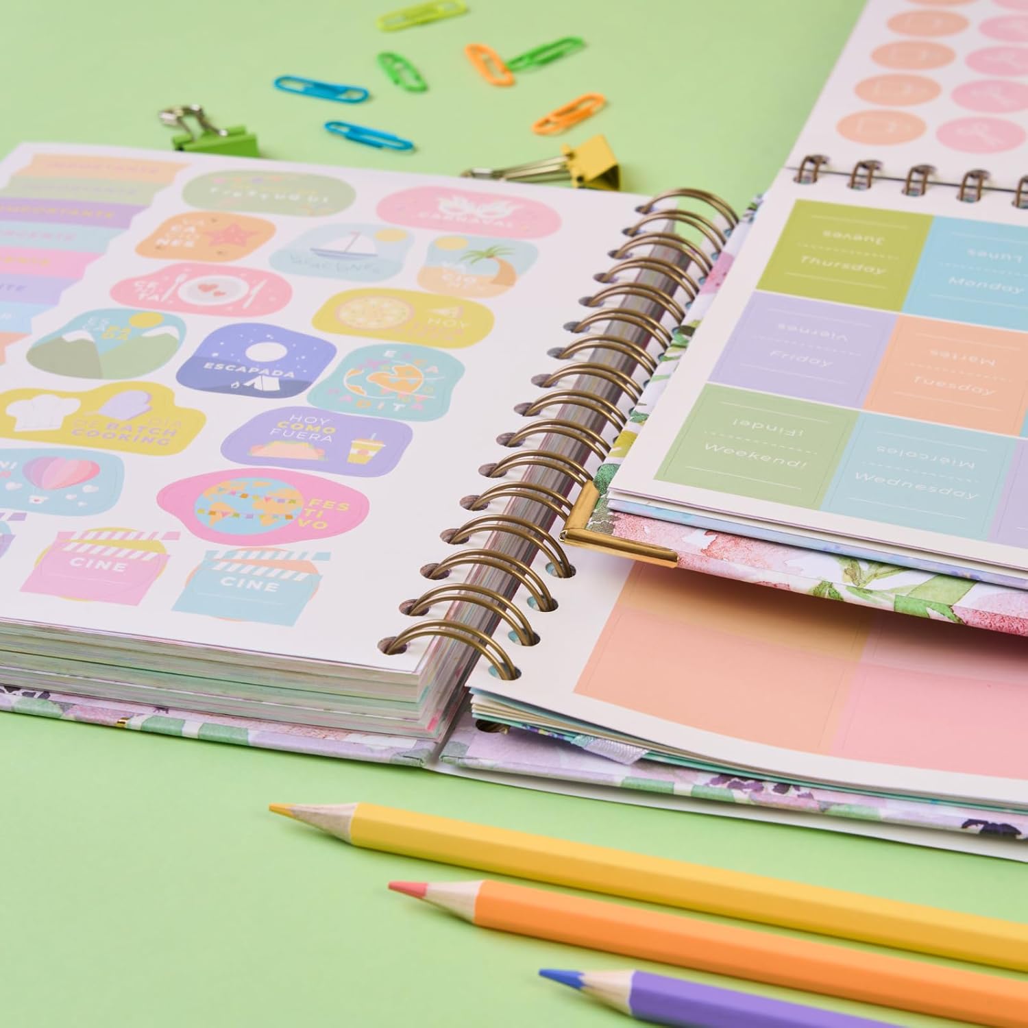 Agenda 2025 January to December - A5 (16.5x20.5 cm), Weekly Planner, Annual Organizer, Spanish and English, Monthly Side Index, Double Wire-o Binding - FSC Mix AEN-COC-000243 - Takenote Emma