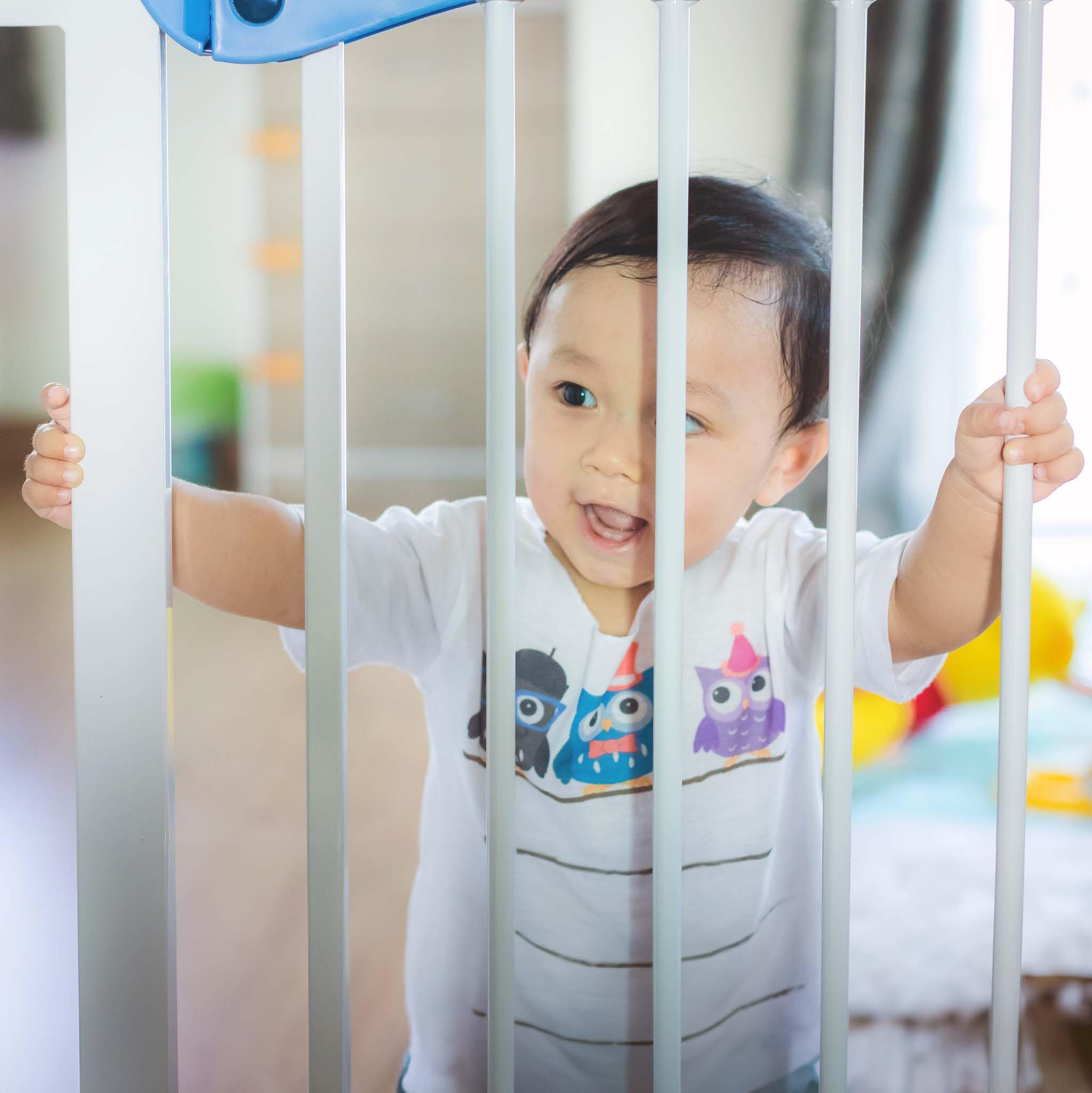 Rejilla de protección escaleras Ajustable 75-82cm Barrera para niños y Mascotas sin taladrar