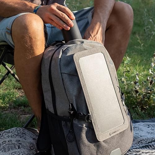 Miniatura 3 de Sunnybag Explorer+  Mochila solar con panel solar extraíble de 6 vatios  Puerto USB  Incluye compartimento para portátil de 15.6 pulgadas  15 litros