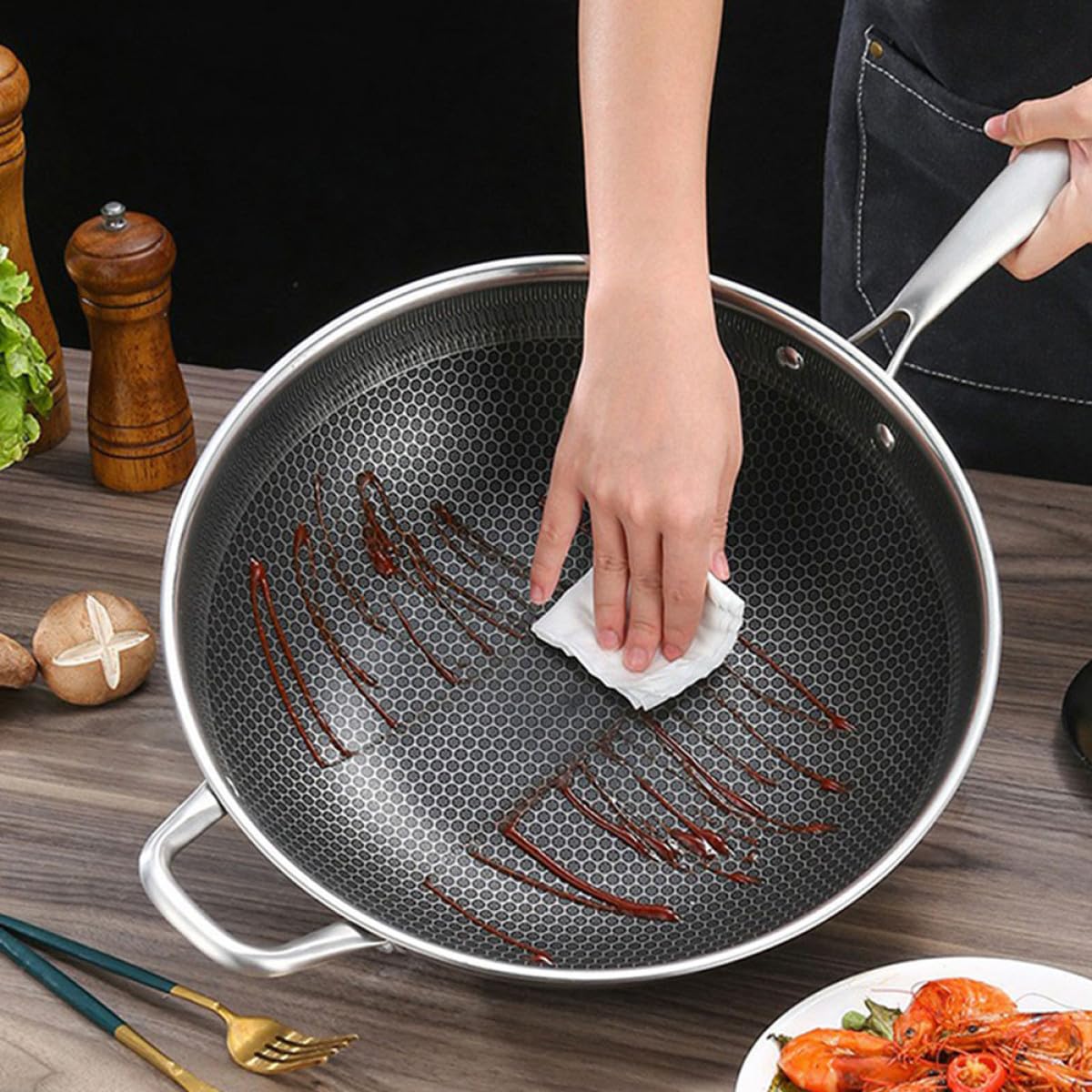 Wok in Acciaio Inox Struttura a Nido D’ape e Doppio Manico
