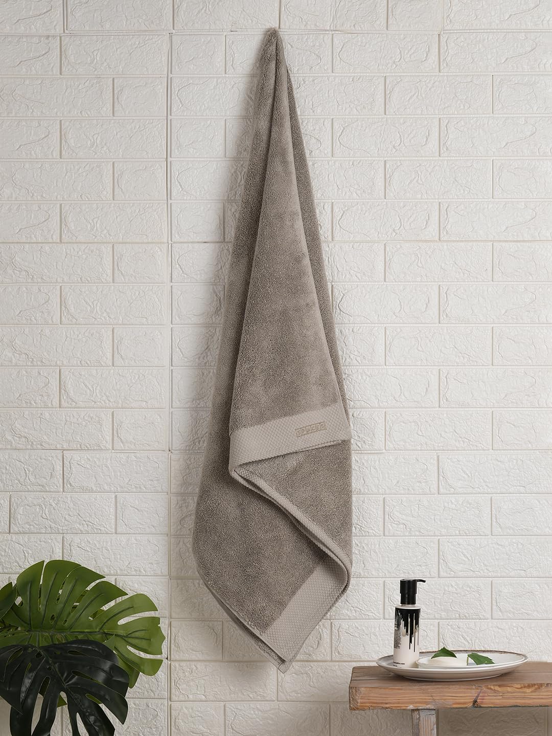 Spaces 100% Egyptian Cotton Large (75 Cm X 150 Cm) | 670 GSM Dobby Solid Bath Towel (Light Grey)- Luxury Egyption Cotton (B0CKTM96WG) Amazon Price History, Amazon Price Tracker