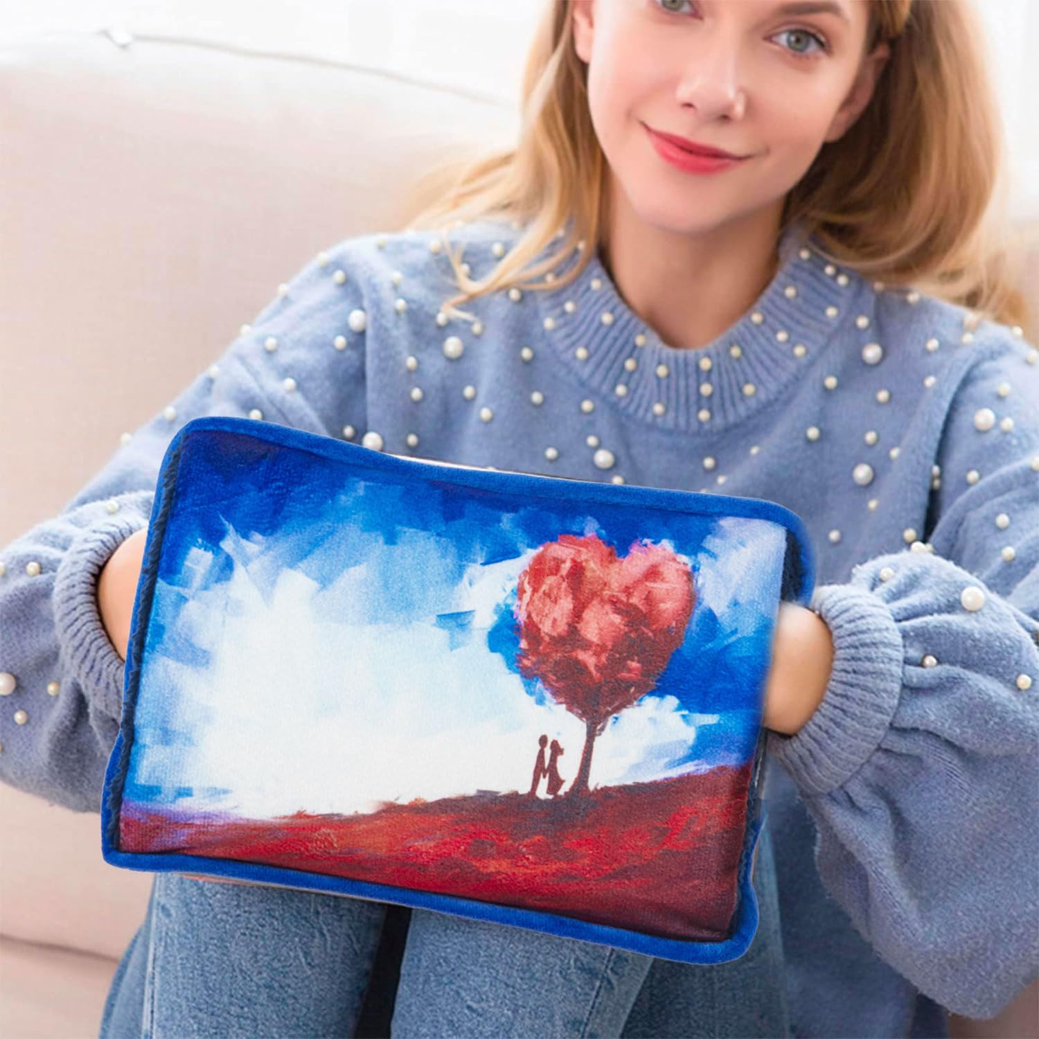 IPEA Borsa Acqua Calda Elettrica con Tasche in Peluche per Scaldare le Mani - Riduce Dolori Muscolari, Dorsali e Mestruali - Boule Scaldamani e Scaldapiedi - Scaldino - Fantasia Albero