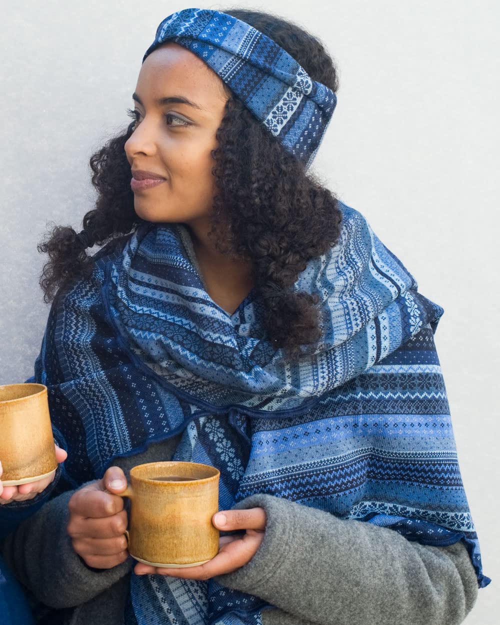 Invero, sciarpa triangolare in lana merino Tiziana, 100% lana Blu Taglia unica