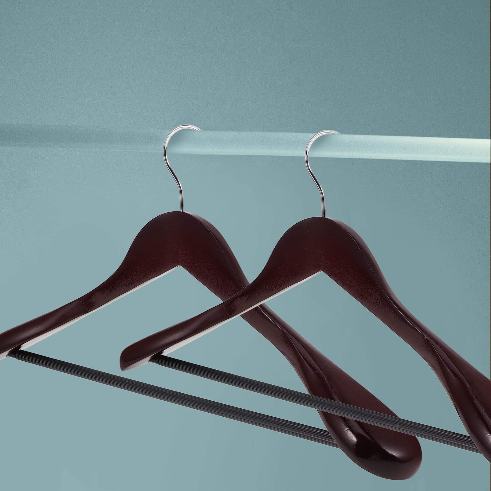2 Stück Kleiderbügel aus Massivholz für Herren rutschfest mit Breitem Schulterdesign und Glatter Oberfläche für Anzüge und Jacken