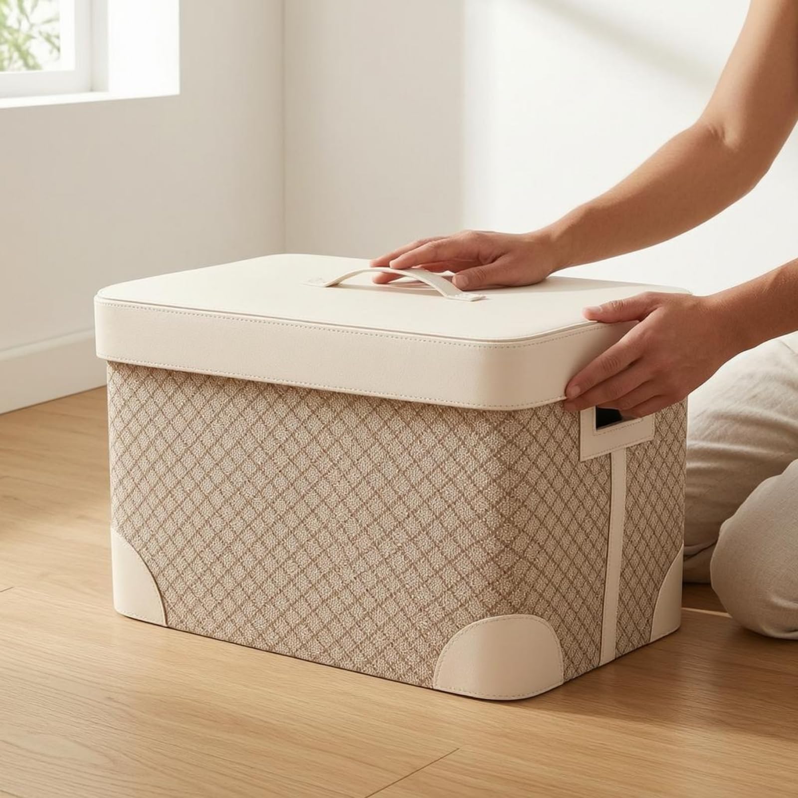 Contenedor de Almacenamiento Caja Organizador Rectangular con Tapa y Asa Cuerpo Tejido con Exterior en Piel Esquinas con Refuerzo Visible Adecuado, Marrón Pequeño