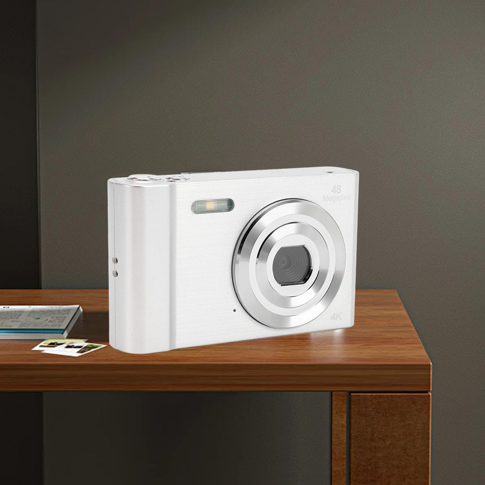 Fotocamera Digitale, Fotocamera Compatta Tascabile FHD 48MP 1080P con Schermo IPS da 2,4 Pollici, Zoom Digitale 16X, Cinghia da Polso, Sensore CMOS, per di Viaggi (SILVER)