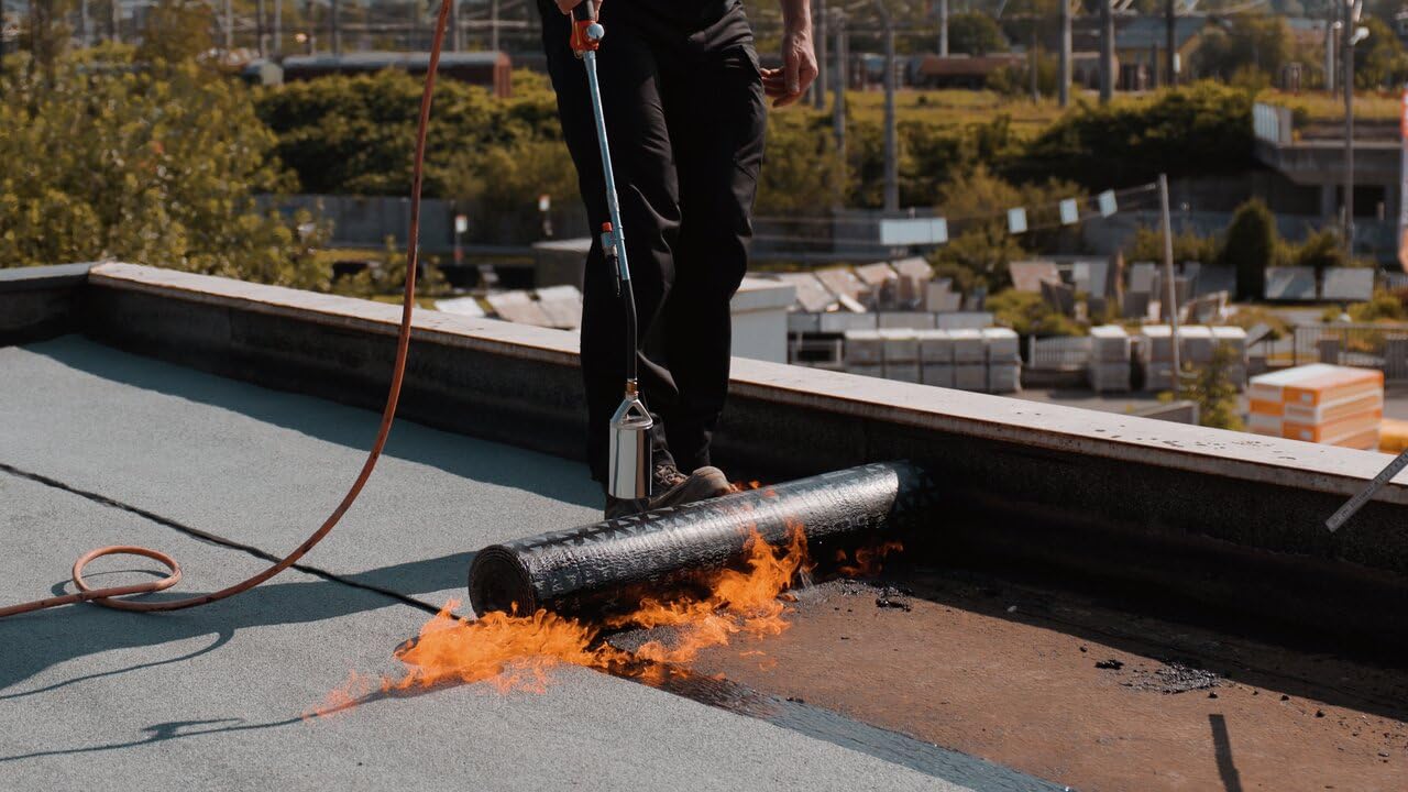 ROTHENBERGER Industrial dwuczęściowy palnik żarowy z zapłonem piezoelektrycznym, wężem propanowym 5 m i regulatorem 4 barów - do piezoelektrycznego piezoelektrycznego, do piezoelektrycznego palnika i