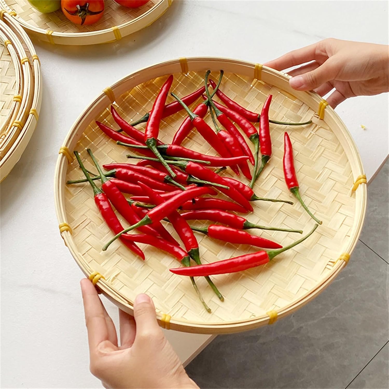 収納カゴ 藤編みかご ラタンカゴ フルーツバスケット 卓上収納ケース 小物入れ 手編み 田園風 おしゃれ 竹かご 料理 水切り 雑貨収納 手工芸品 家庭用  キッチン ホテル用 小物整理かご 収納ボックス 収納ケース 藤編 QINTIW 手作り 朝食バスケット 竹編み クリエイティブ ... 藤編みトレー かご バスケット 手作りバスケットパン パン 竹製品 バスケットセット 小物収納 家庭 雑貨店