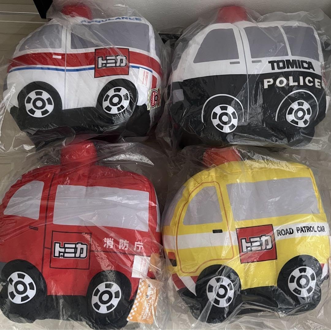 【希少品】プーさん 消防車と救急車 ぬいぐるみセット Amazon.co.jp: トミカはたらくくるまの SLサイズぬいぐるみ 3種