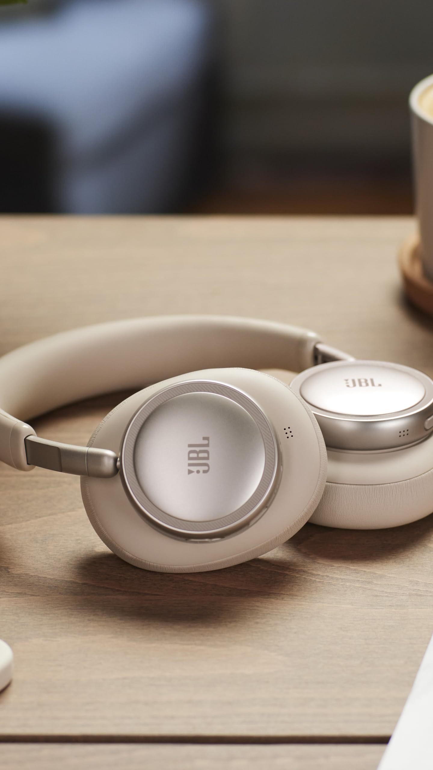 JBL Live 780NC Kabellose Noise Cancelling Over‑Ear‑Kopfhörer, Champagner | Bluetooth 6.0, Personalisierbar mit der JBL Headphones App, bis zu 80 Stunden, Spatial Sound und Hi-Res Audio