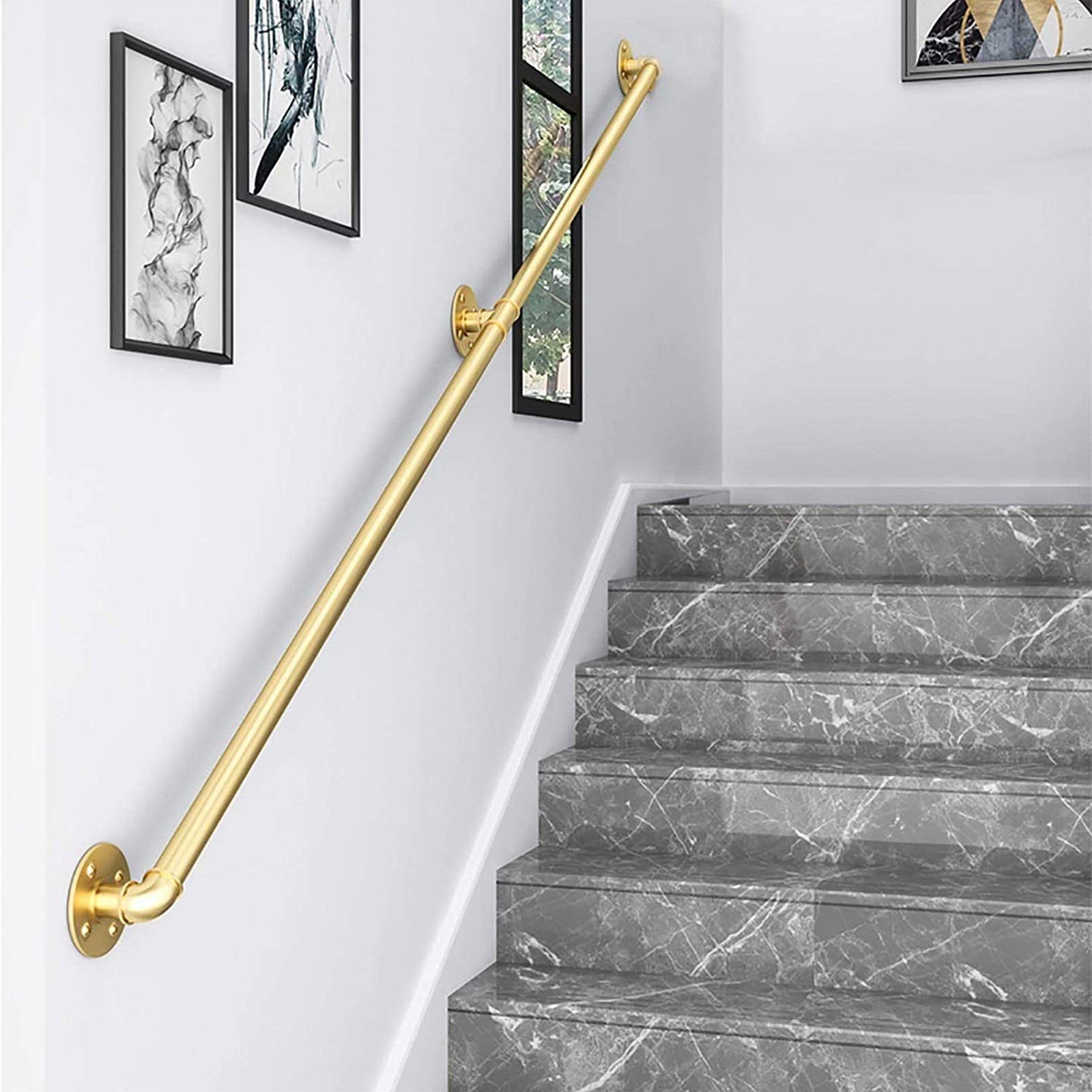 Rampe d'escalier industrielle dorée : l'âme d'un atelier au cœur du foyer