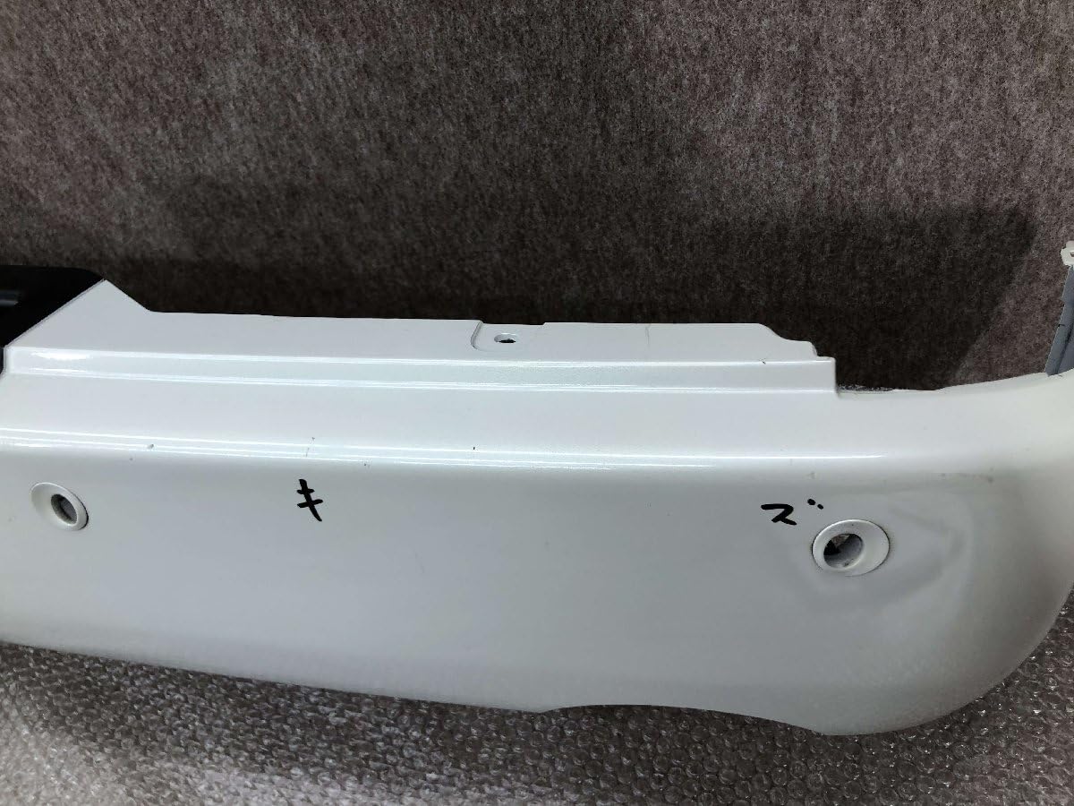 これです（09番） 200系 ハイエース ワイド 純正 リアバンパー 52159-26380 6821