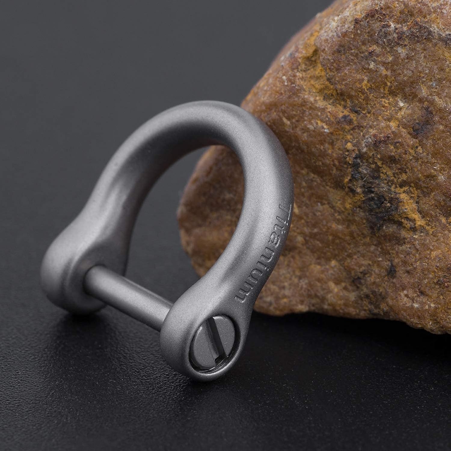 TISUR Titanium D-Rings with Screw Shackle+Titanium Emergency Whistle