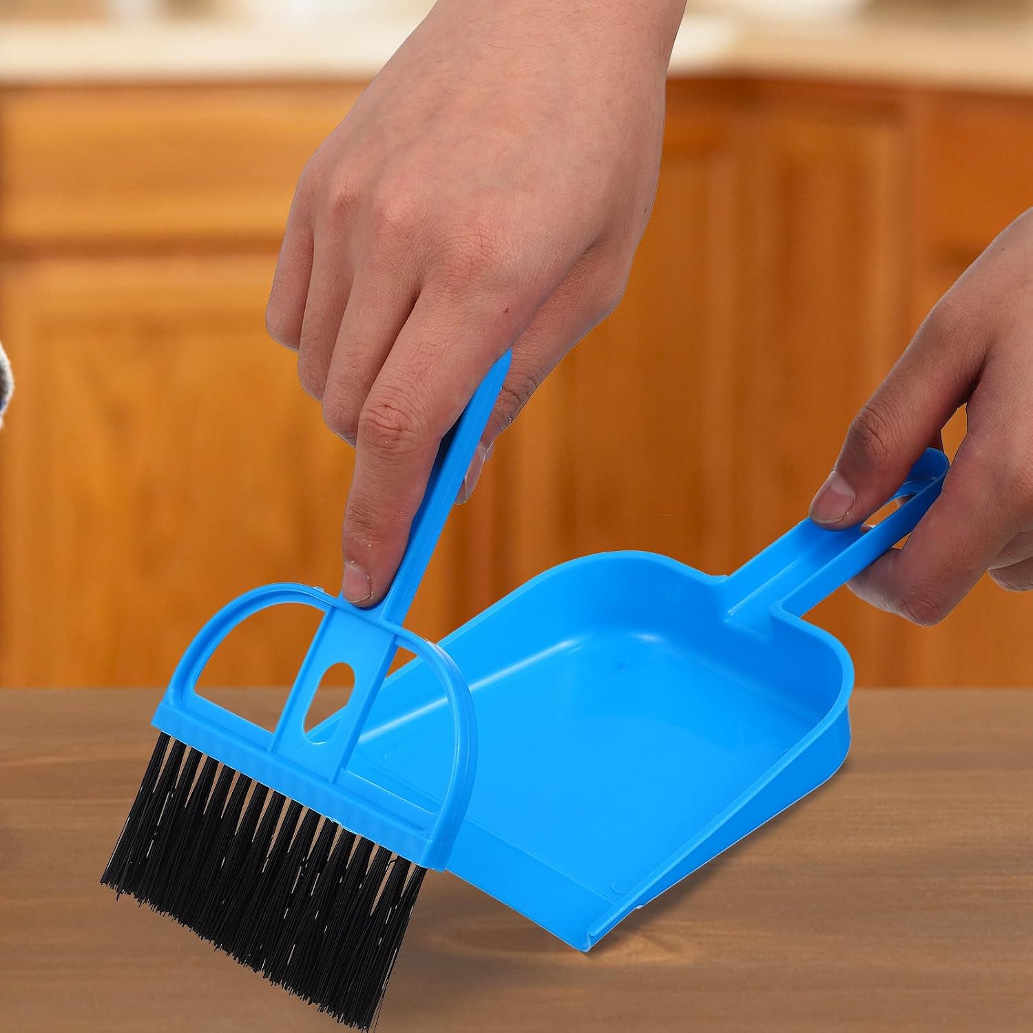 FRCOLOR 3 Sets Mini Dustpan and Broom Combo Keyboard Cleaning Brush Small Handheld Dustpan and Brush Set for Pet Cage, Desktop, Car, Sofa