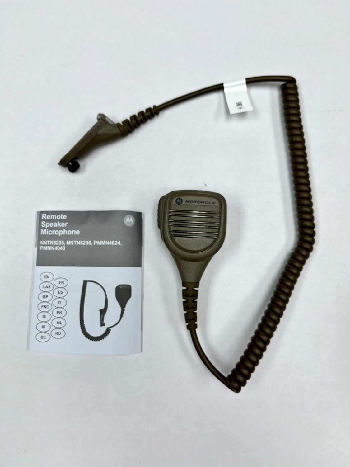 Fechar-se view of the Motorola Solutions NNTN8235A Remote Speaker Microphone