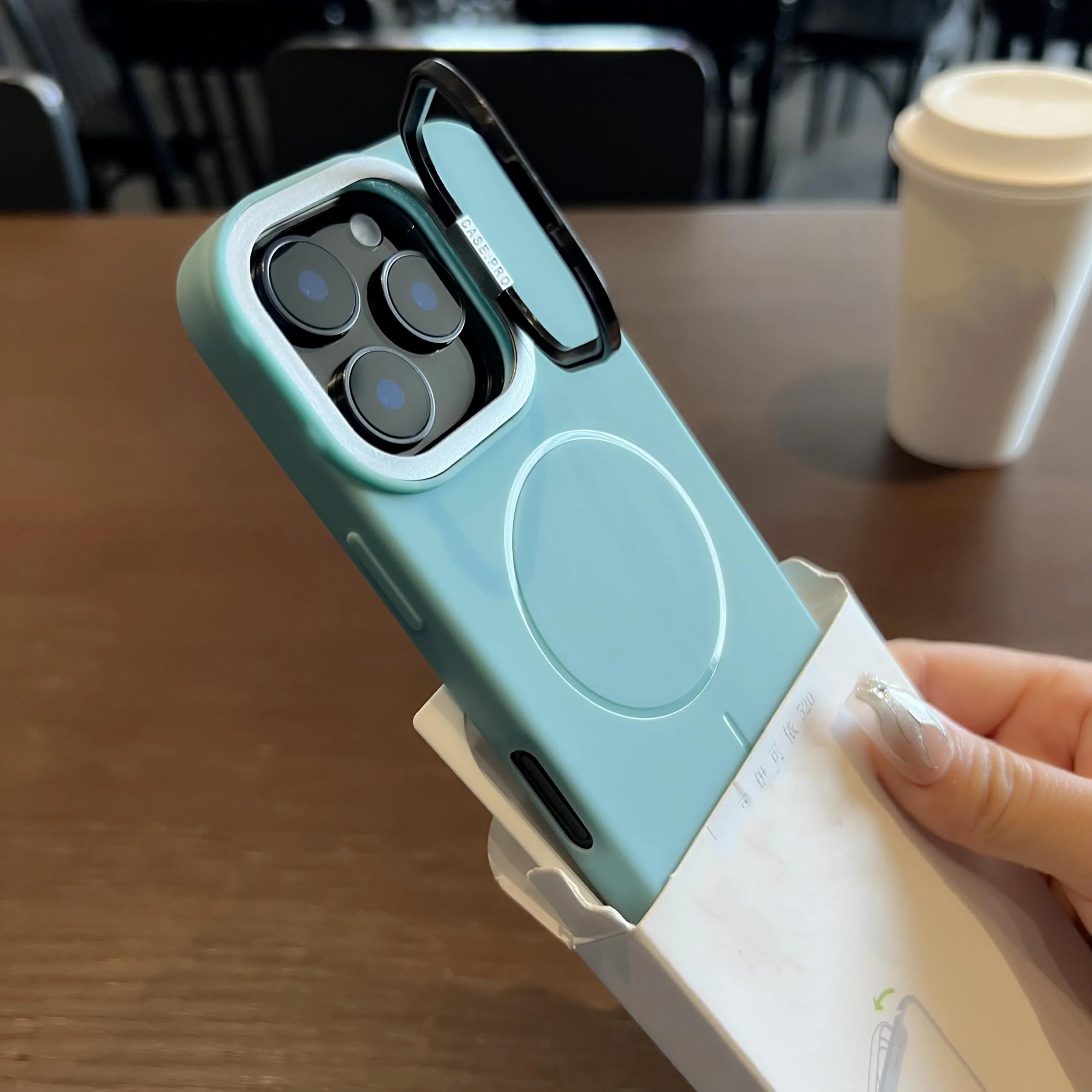Coque antichoc iPhone 16 Pro Max magnétique contre les chutes étui vert