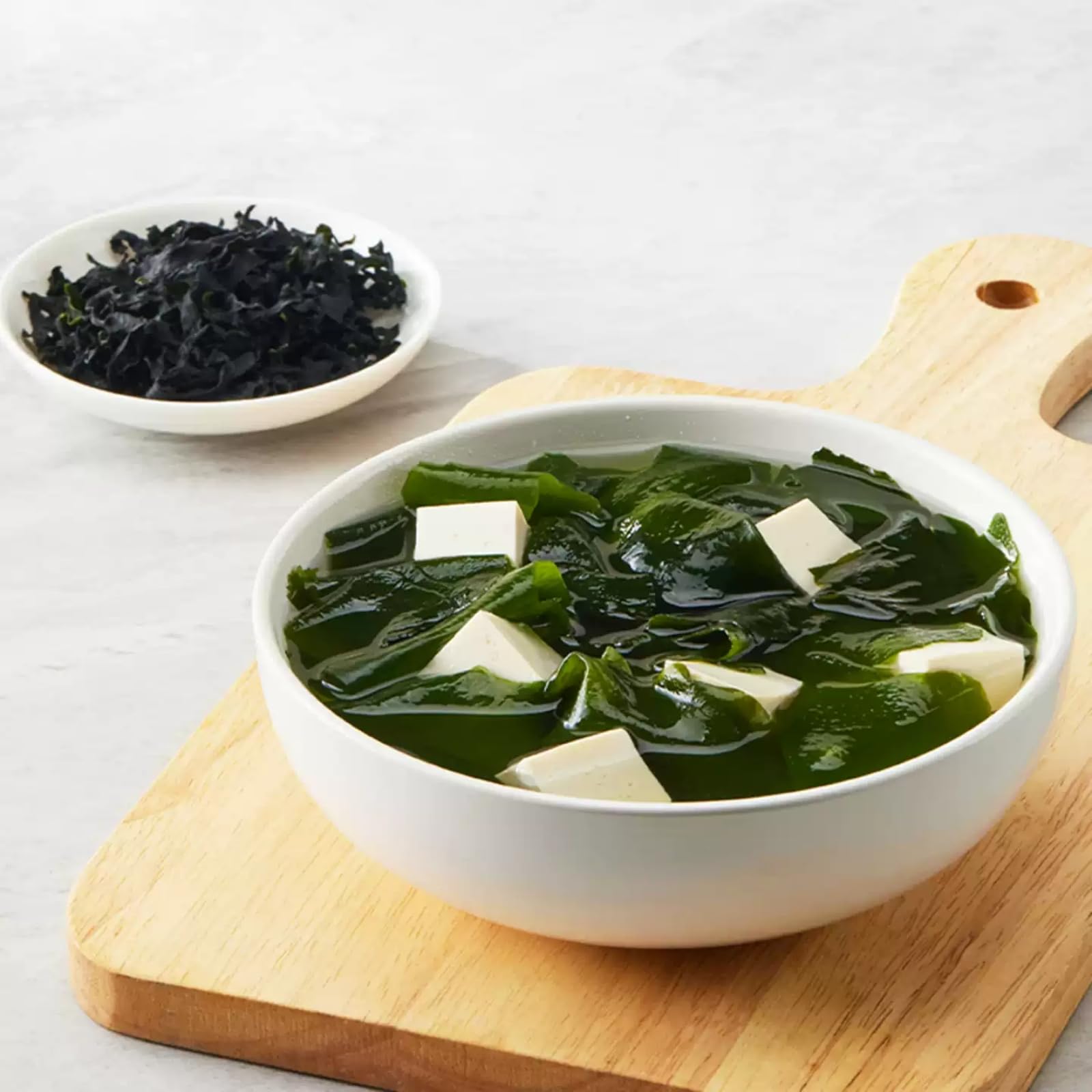 TraiHuyan Algues Wakame Séchées 100g, Algues Marines Premium pour Soupe Miso & Salade d'Algues - 100% Naturel, Vegan & Faible en Calories - Préparation Rapide,
