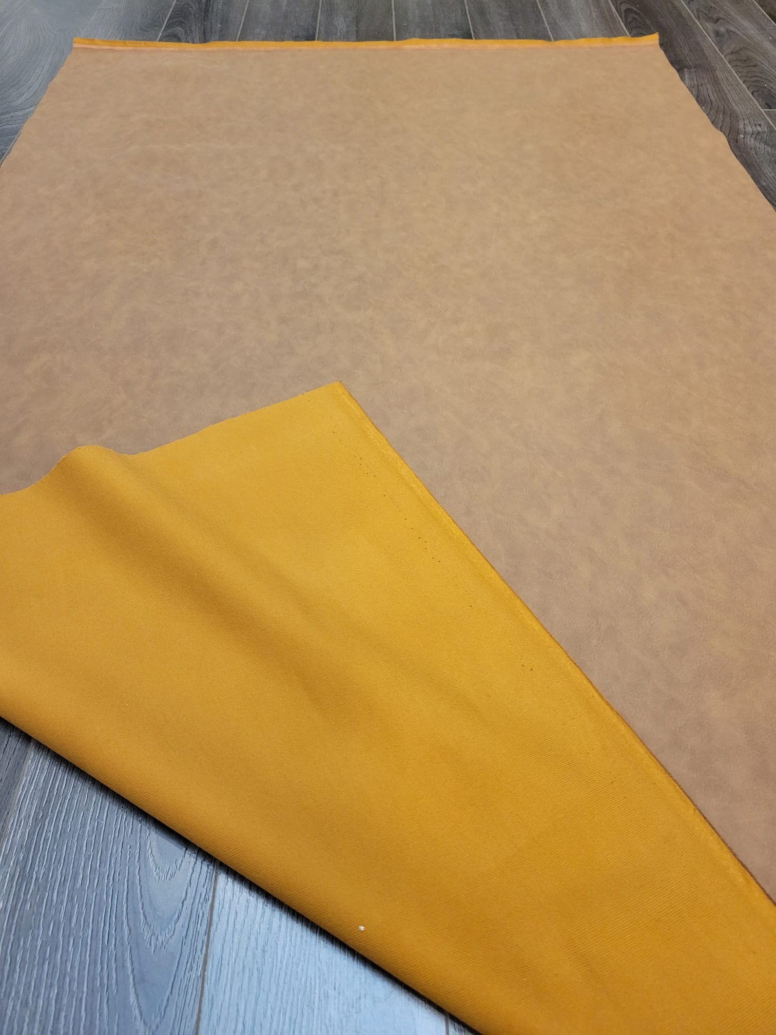 NAT Leathers, Piel sintética vegana suave de piel sintética vegana color marrón desierto {aprobado por Peta vegano},tapicería de vinilo de napa de 0,9 mm, 108 x 54 pulgadas (nobuck marrón desierto)
