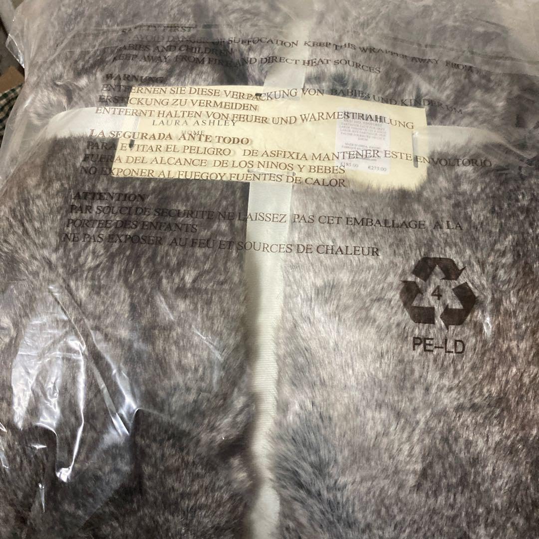 ローラアシュレイ フェイクファーブランケット イギリス輸入