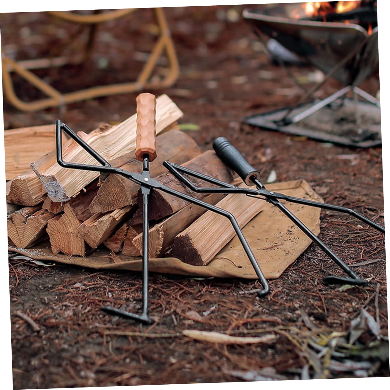 Pinza para Carbón de Camping con Mango de Madera y Hierro Negro | 1 Pieza, Uso en Barbacoa y Chimenea Exterior, para Fiestas y Fogatas al Aire Libre