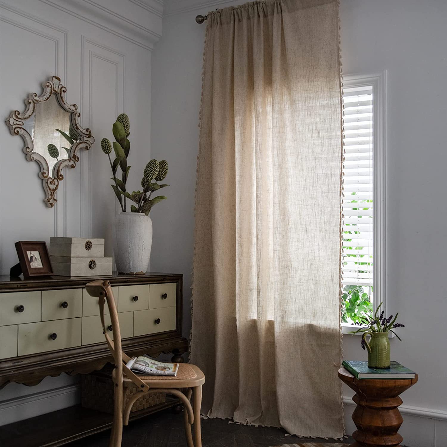 Sutuo Home - Rideau bohème semi-occultant avec pompons faits à la main et passe-tringle, à motif de jute texturé et chic - pour salon - 1 panneau de 150 x 274 cm (l x L) (aspect lin naturel)