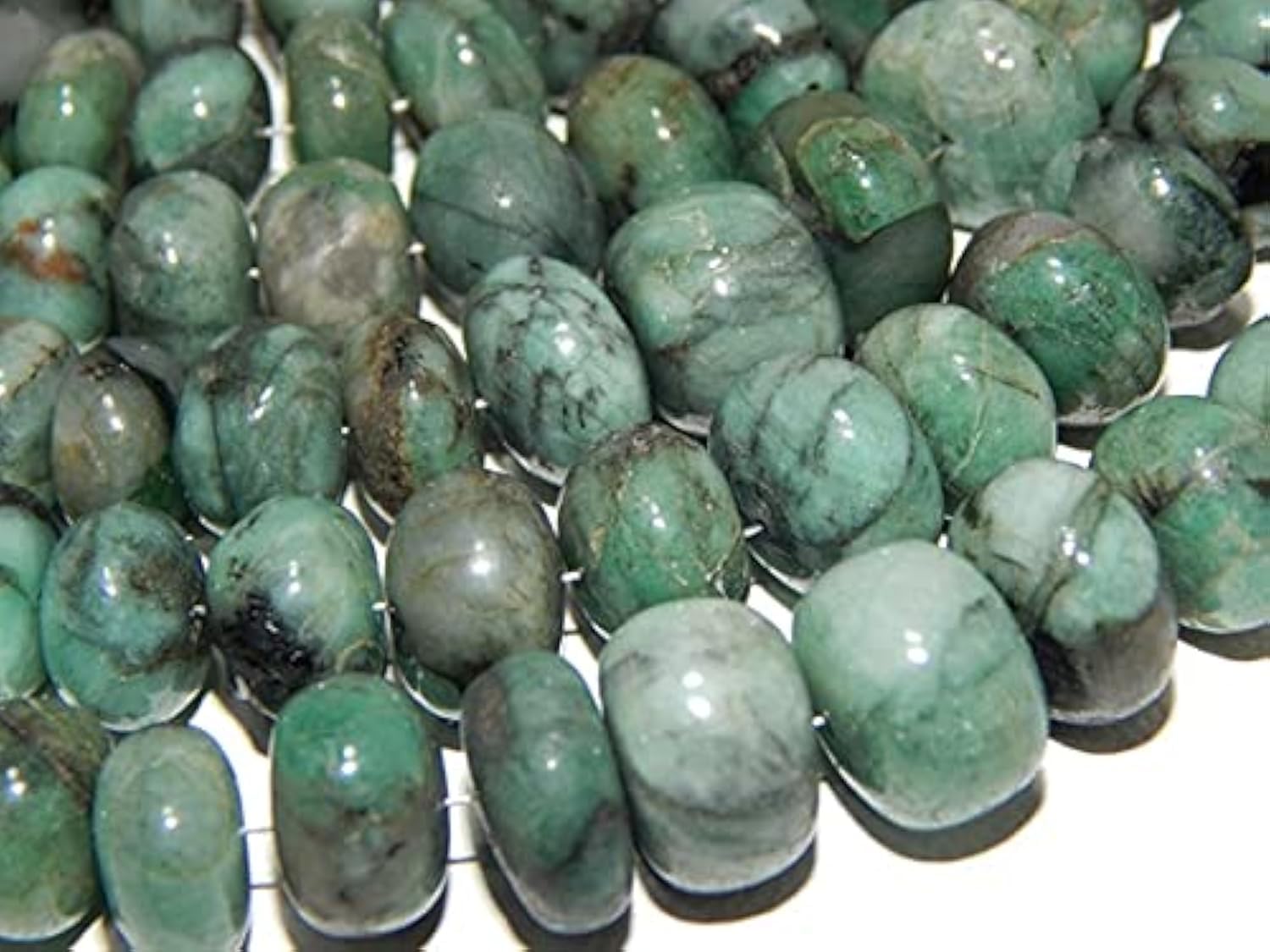Émeraude perles rondelles lisses contre les imitations : créez de vrais bijoux en pierres naturelles