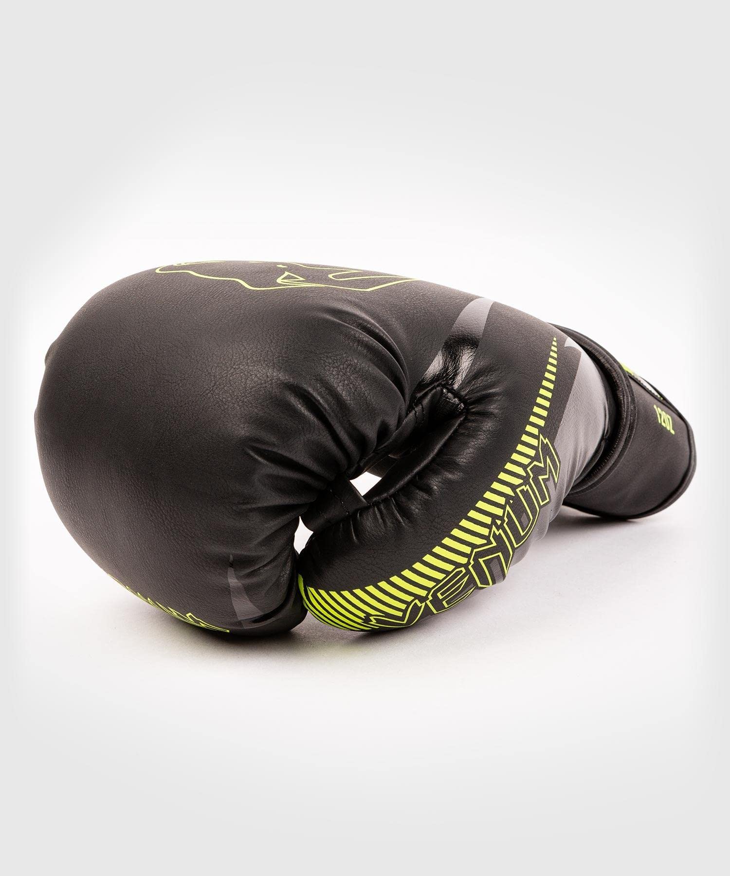 Amazon.co.jp: VENUM ボクシンググローブ IMPACT BOXING GLOVES