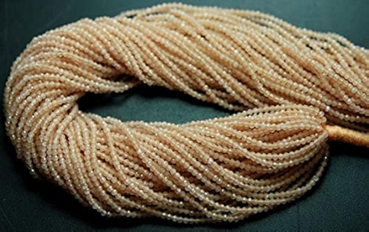 Pierre de lune pêche perles 2mm pour créer un bracelet bohème chic