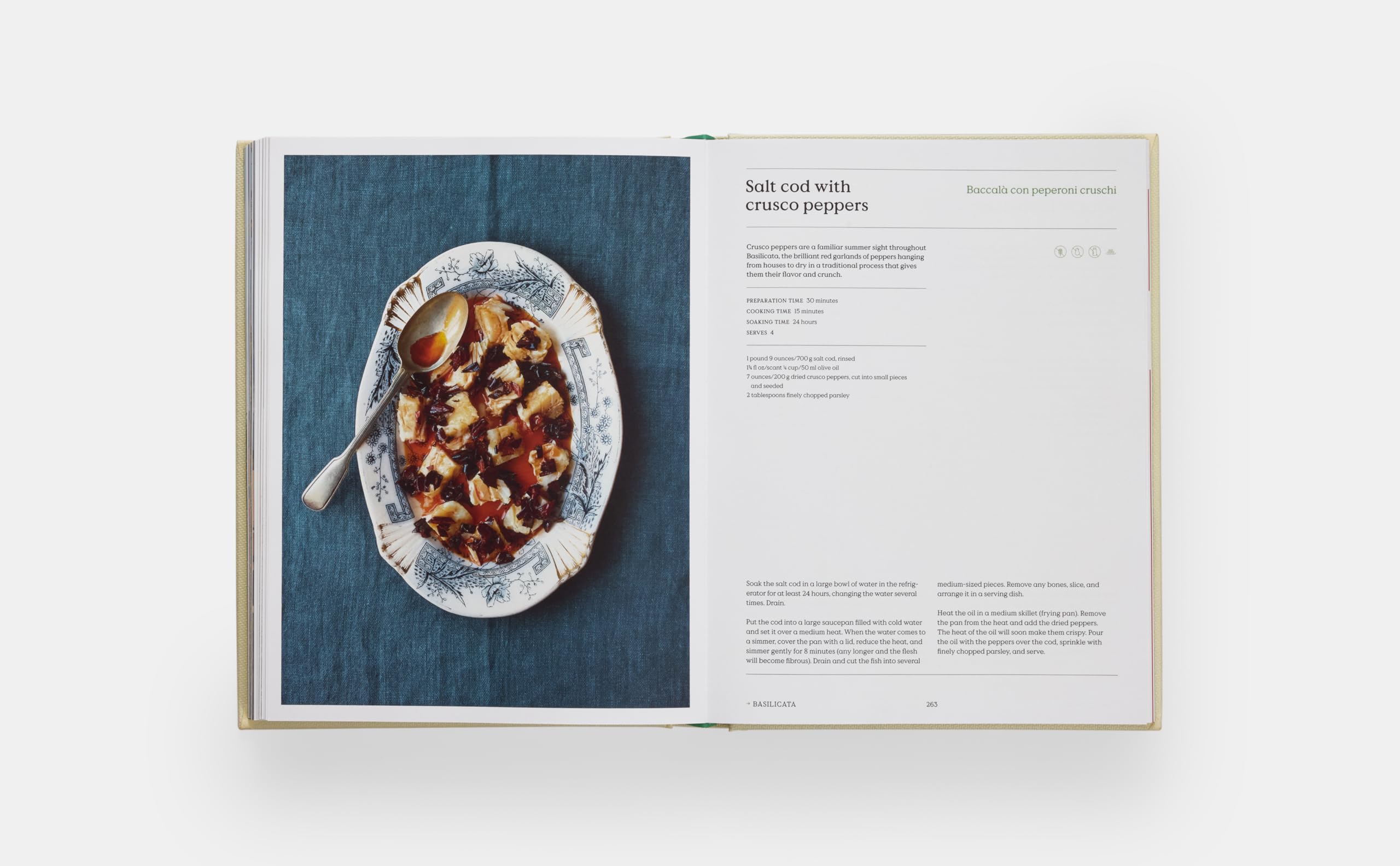 The Regional Italian Cookbook: Recipes from The Silver Spoon