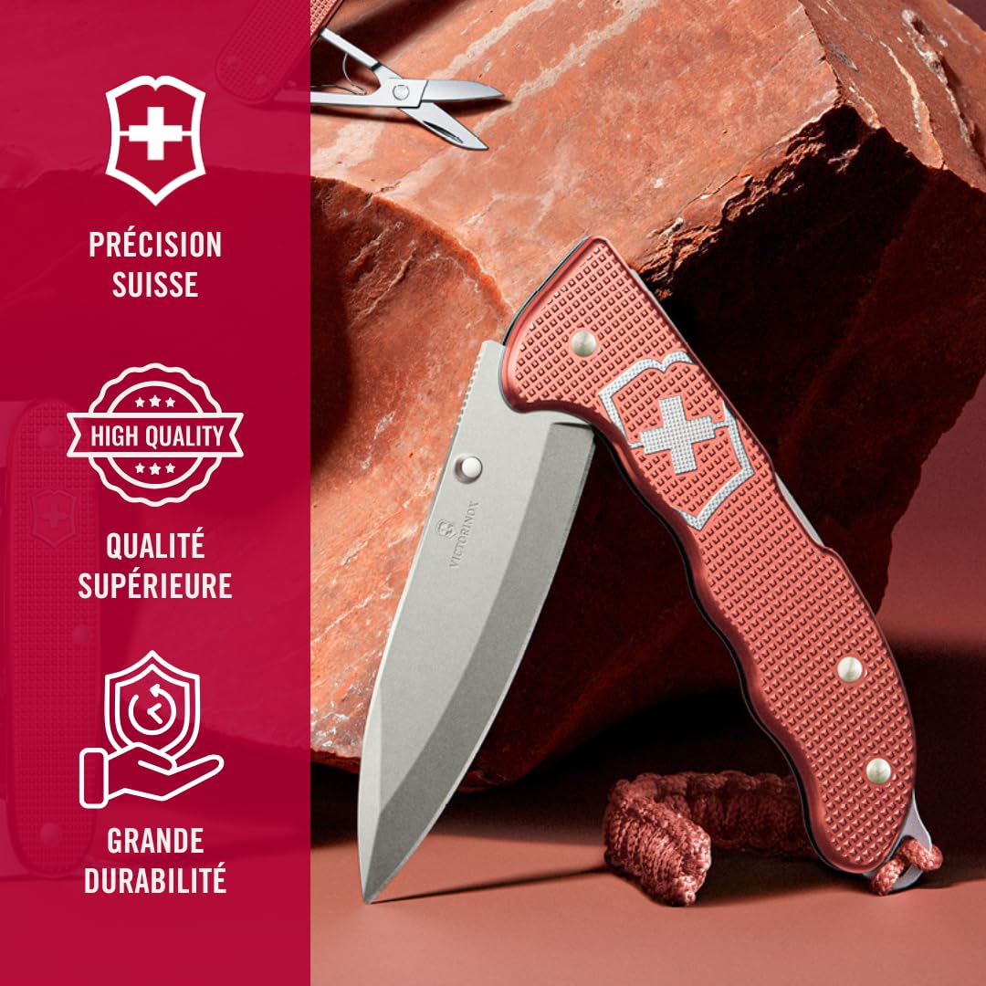 Victorinox Couteau de Poche Evoke Alox Limited Edition 2025, 5 Fonctions, Grand Couteau Pliant, Attache en Paracorde, y c. Boîte Cadeau, Rouge Pierre