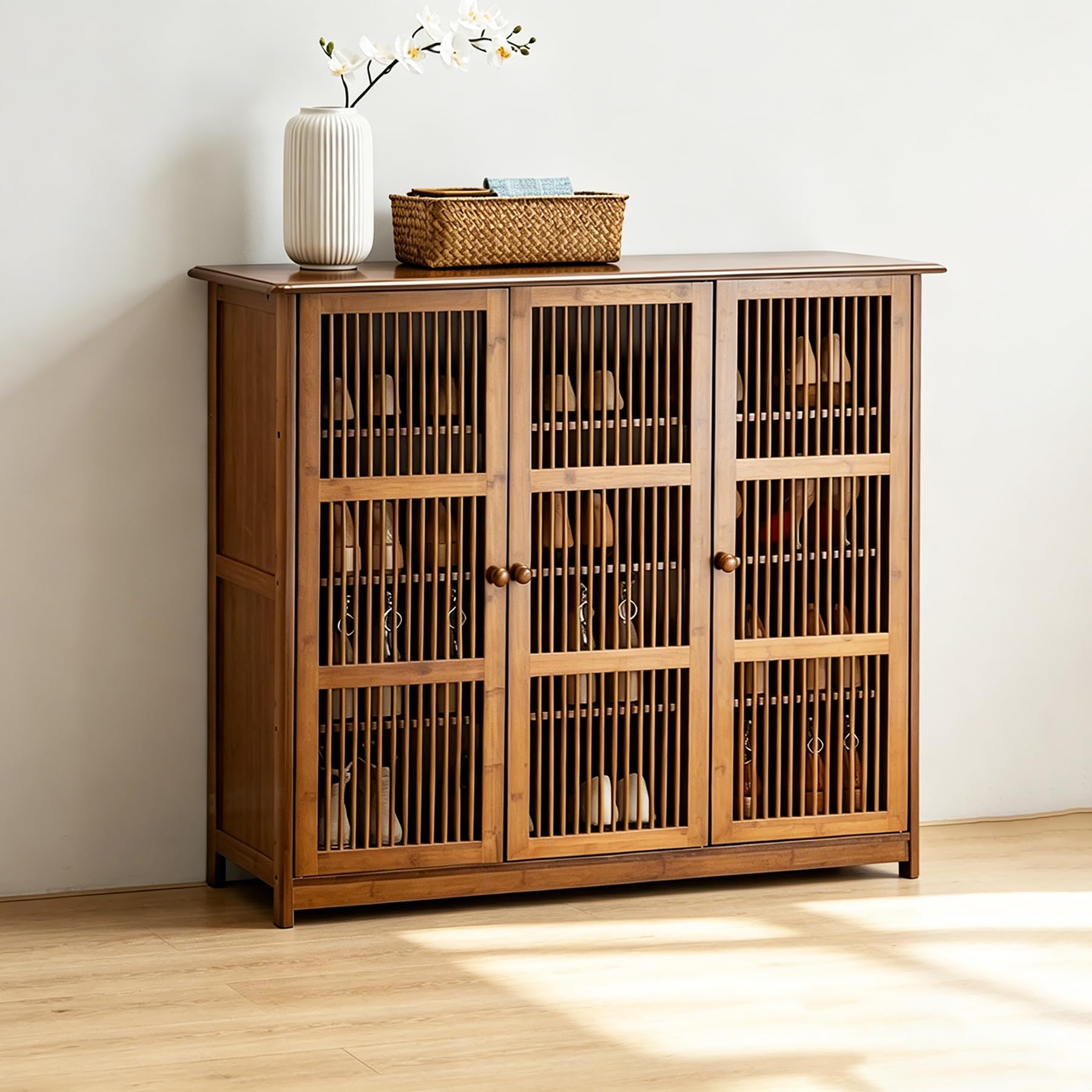 Armoire à chaussures en bambou pour petits espaces avec portes ventilées