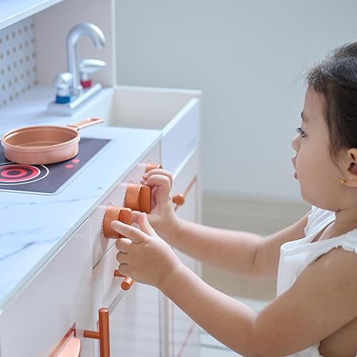 Miniatura 8 de Teamson Kids Cocina de madera para niños pequeños con accesorios, juego de cocina de simulación para niños a partir de 3 años, juego de cocina de