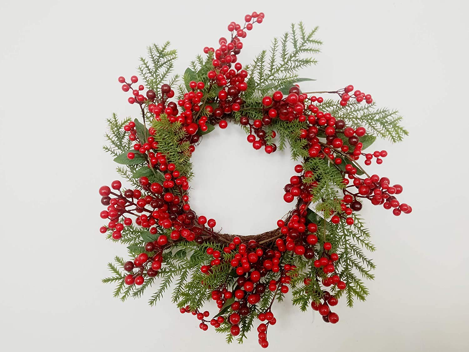 55cm Natural Looking Artificial Green Leaves And Berries Wreath Front Door Hanging Christmas Decorations Xmas Wedding Decorative Garland