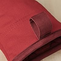 Vista 4 de KitchenAid Beacon - Juego de mini guantes de horno antideslizantes de dos tonos, rojo pasión/burdeos, 5.5 x 8 pulgadas, 2 piezas