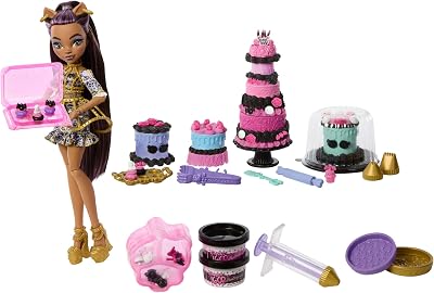 Monster High – Clawdeen Wolf Scary Sweet Birthday, bambola con kit per torte, set con oltre 20 accessori tra cui glassa terrificante e topper da brividi, giocattolo per bambini, 4+ anni, JBG78