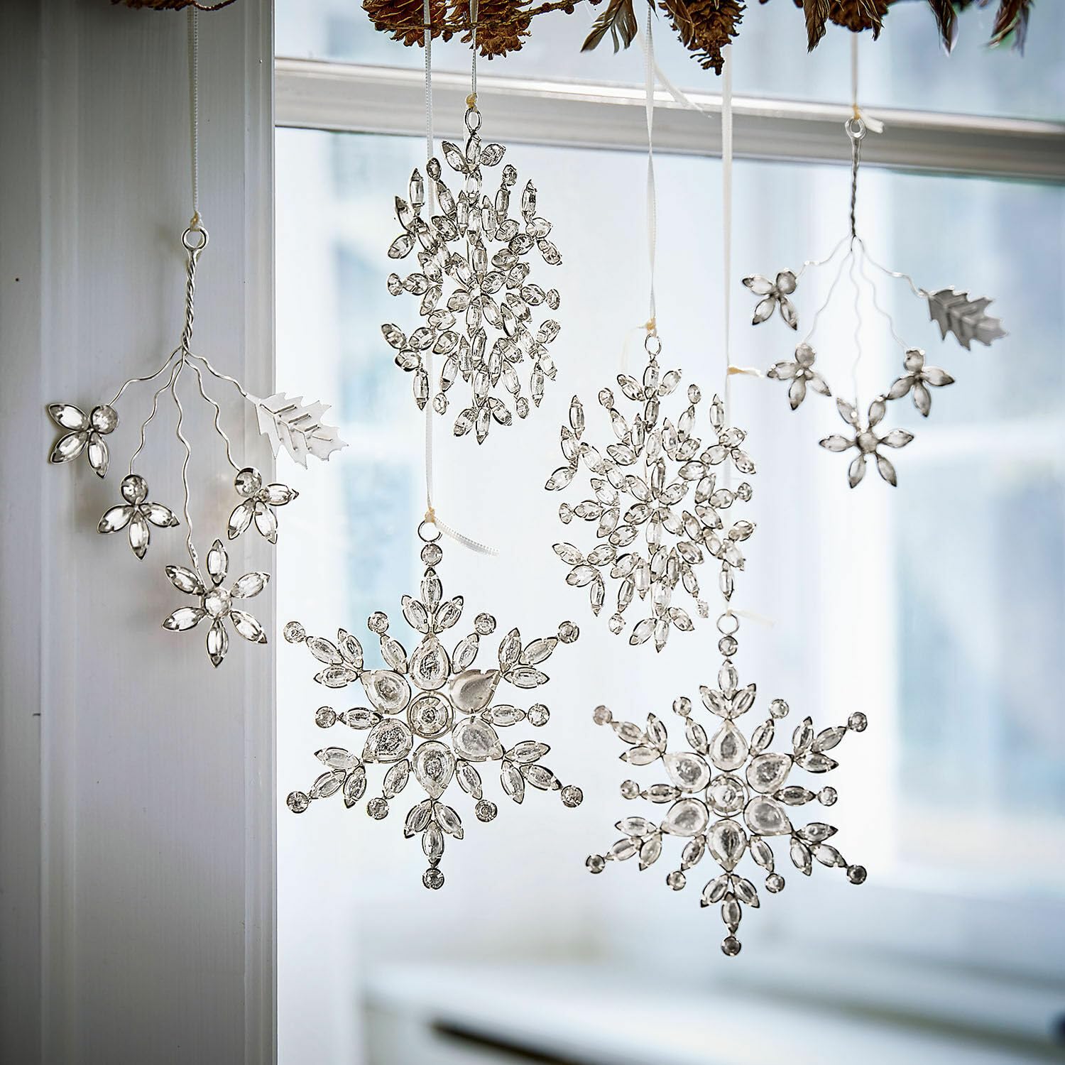 Loberon Weihnachtsschmuck 6er Set Allegan, Silber | Verschiedene Formen, glitzernde Schneeflocken & Sterne, Weihnachtsdeko, Christbaumschmuck, Eisen, Glas