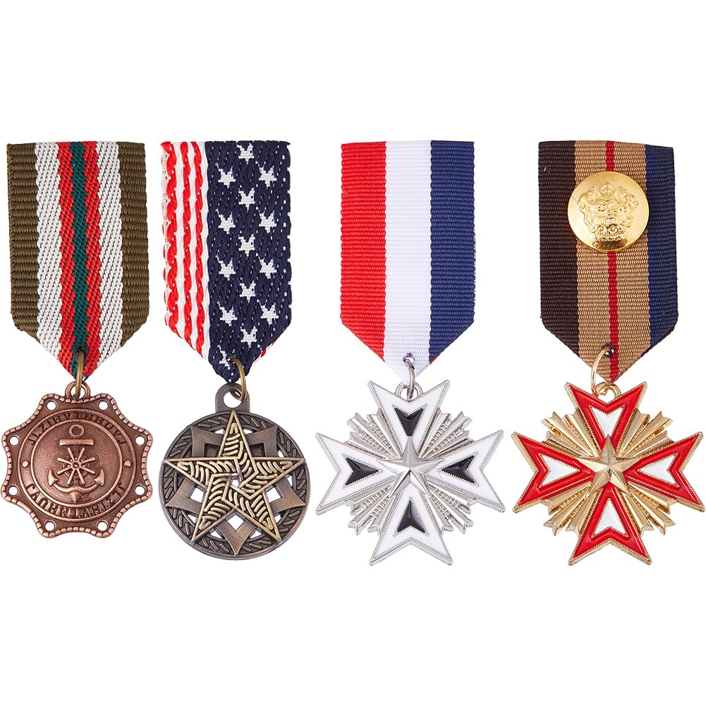 SUPERFINDINGS 4 piezas insignias militares retro estilo británico preppy colgante vintage medallas