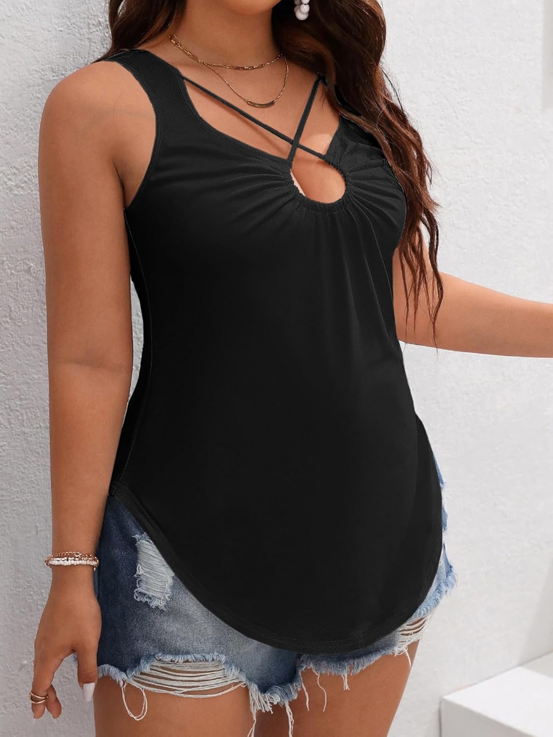 SOLY HUX Women's Plus Size Tops Crisscross Sleeveless Summer Vacation Tunic Tank Shirts - Image 2