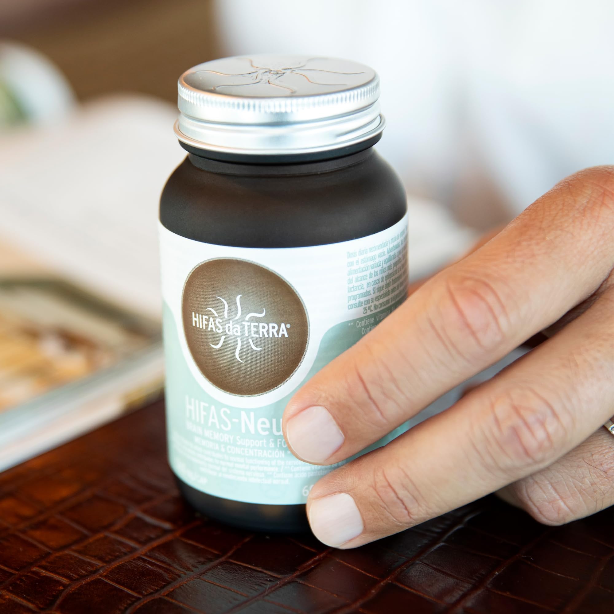 HIFAS DA TERRA - HIFAS-Neuro Suplemento para Memoria y Concentración con Extractos de Hongos Puros de Melena de León y Chaga, Vitaminas B6 y B12 - Apoya Cognición y Concentración - Refill 60 Cápsulas